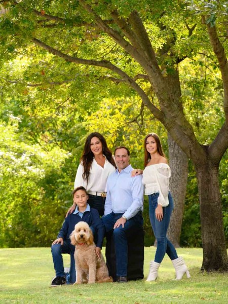 13 photo of a family created by isabelle guillen portraits